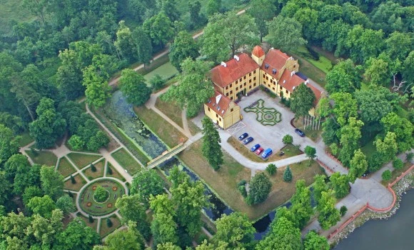 Źródło:zamekkrokowa.pl