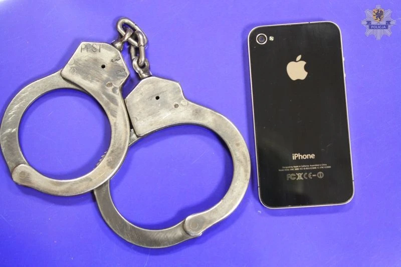 Zarzuty za przywłaszczenie znalezionego telefonu
