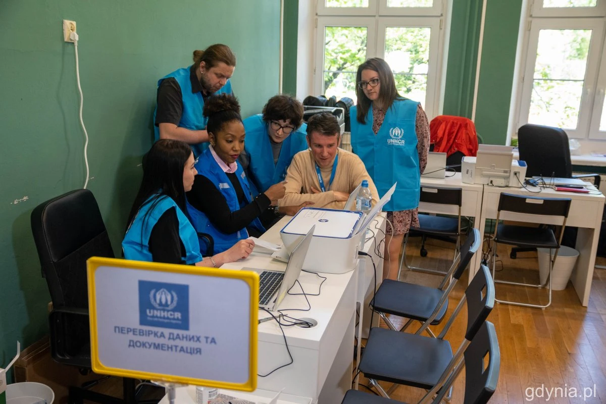 Christine Nikrote i zespół gdyńskiego punkty UNHCR // fot. Paweł Kukla/Fot. UM Gdynia