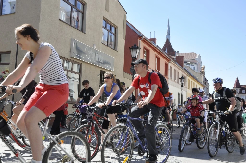 Wzrasta liczba osób jeżdżących na rowerach