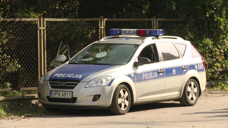 51-letni wandal odpowie za zniszczenie auta