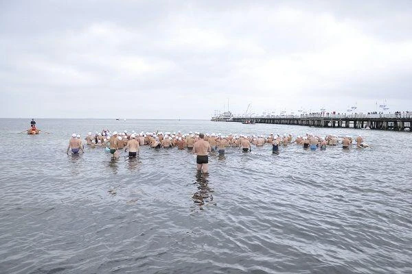 Sopot: Pływali dookoła mola