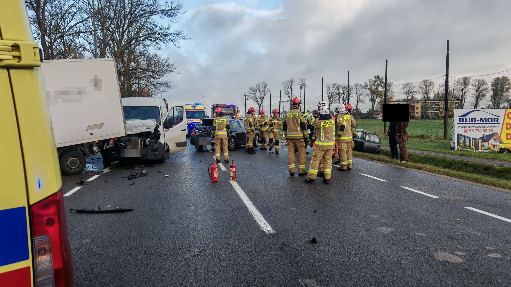 Wypadek czterech pojazdów w powiecie puckim. Uwaga na utrudnienia w ruchu!