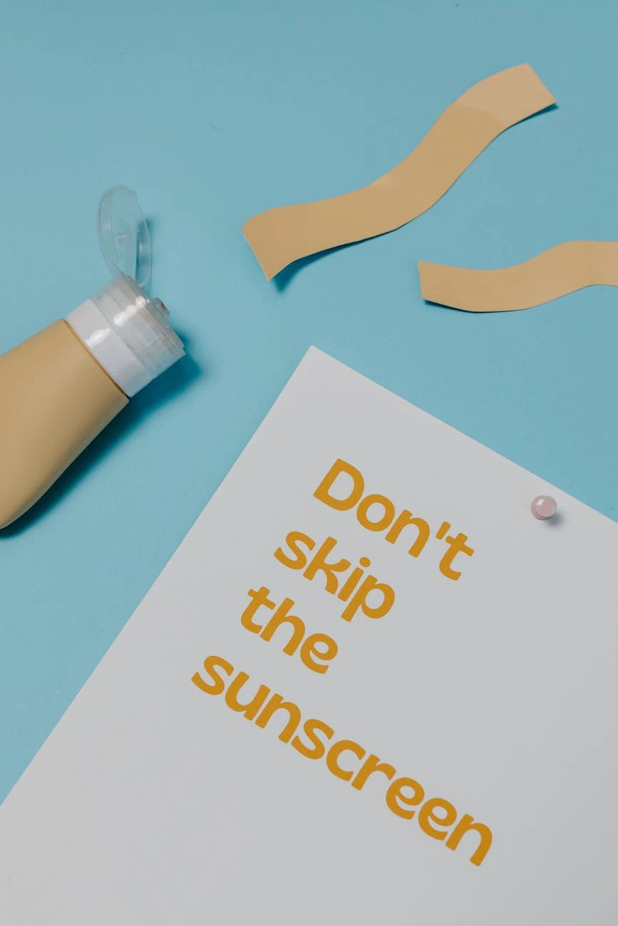 Lekki krem SPF 50 do cery tłustej: Hity, które matują i nie zapychają porów