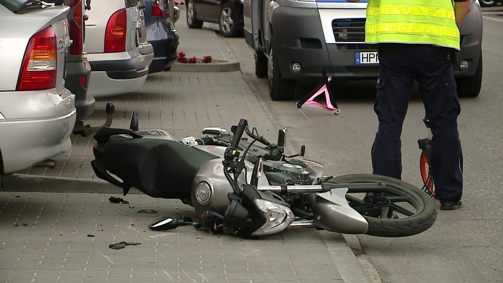 Wypadek skutera i osobówki w Redzie