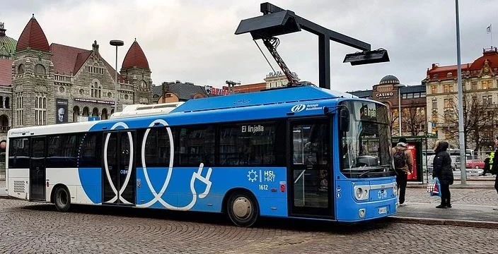 Zdjęcie ilustracyjne – autobus elektryczny w Helsinkach/Pixabay.com