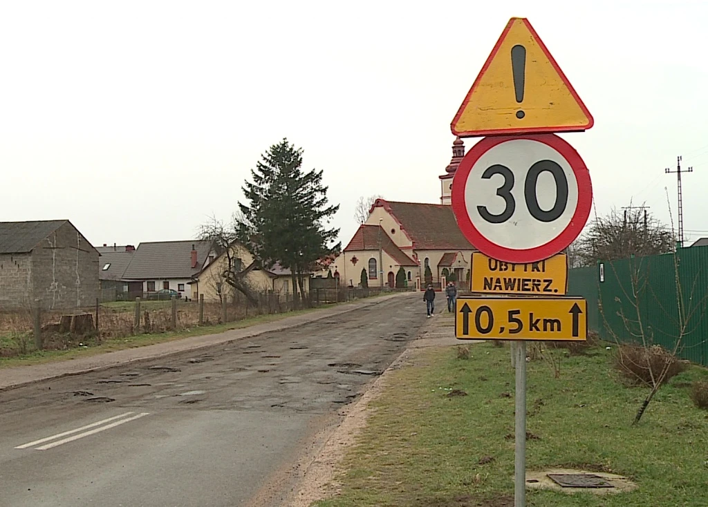 Slalomem między dziurami, czyli drogowa sytuacja po zimie