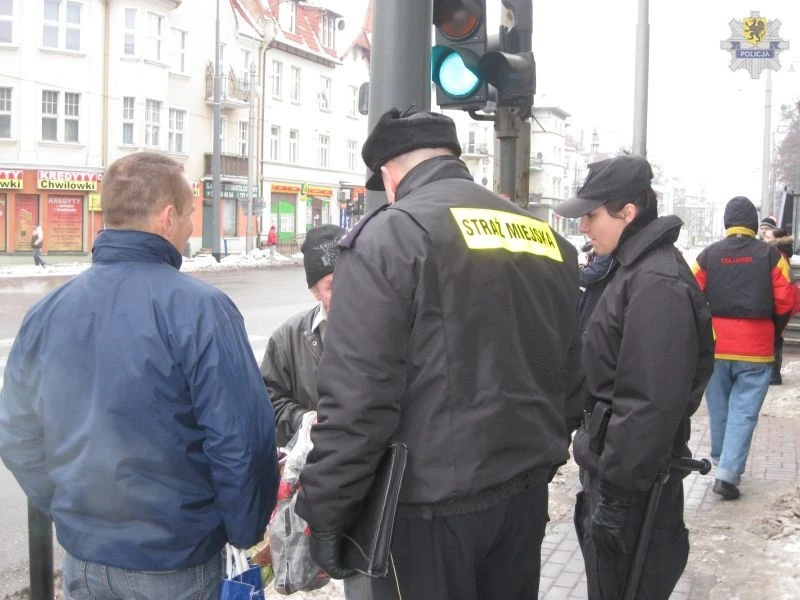 Działania mundurowych z myślą o bezdomnych